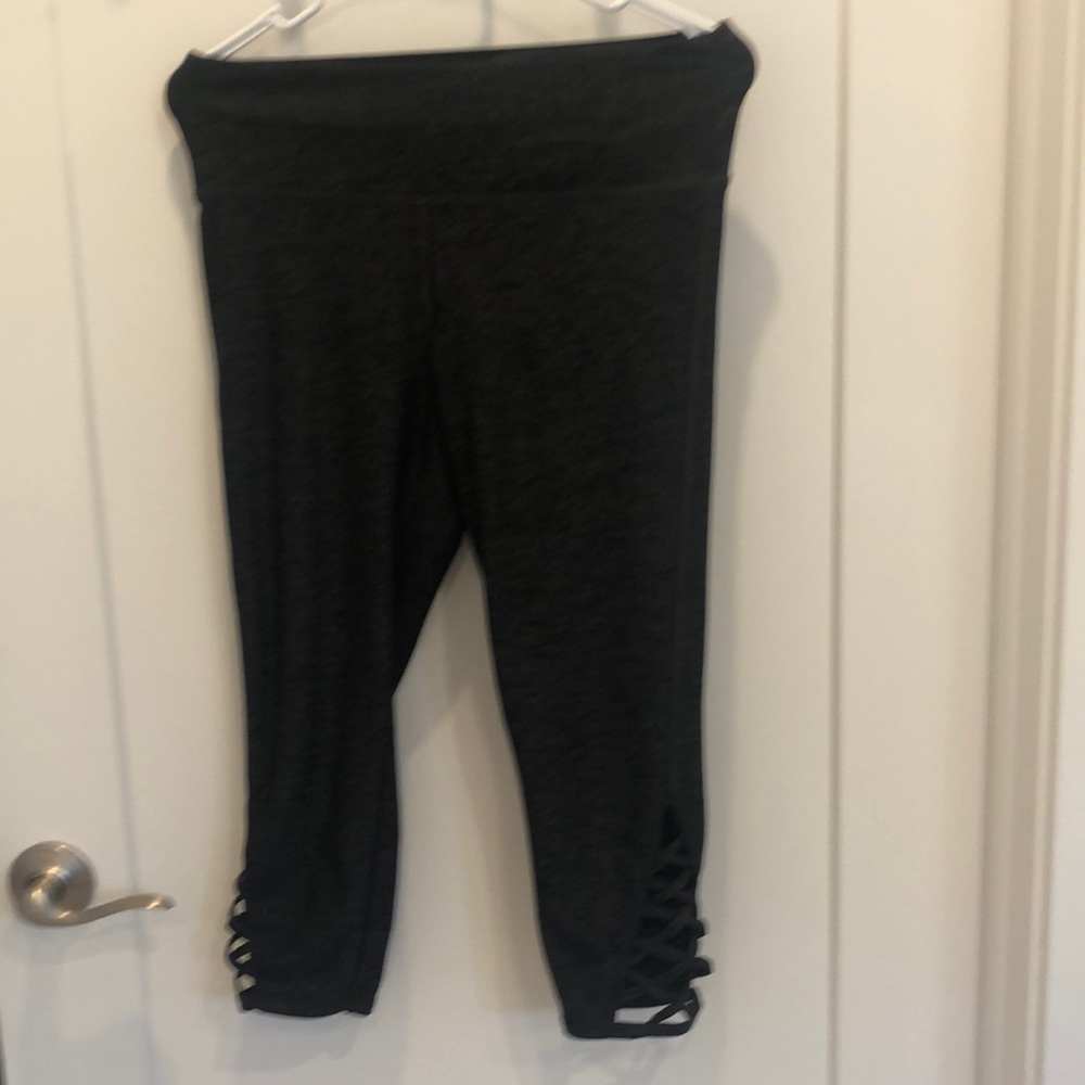 VOGO Charcoal Gray Capri Leggings